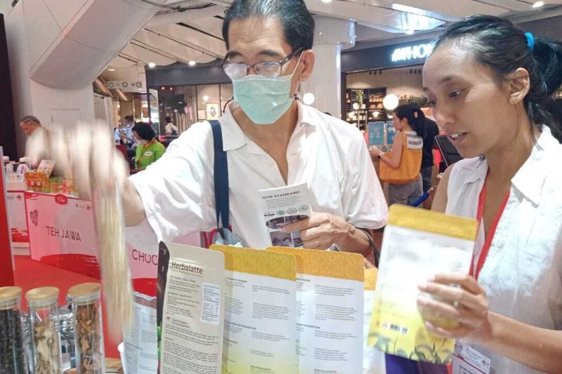 Pelindo fasilitasi dua UMK binaan perluas pasar di luar negeri Pelindo fasilitasi dua UMK binaan perluas pasar di luar negeri