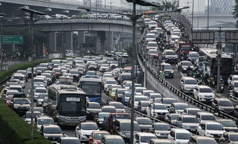 Legislator usul kenaikan pajak kendaraan bermotor untuk atasi polusi Legislator usul kenaikan pajak kendaraan bermotor untuk atasi polusi