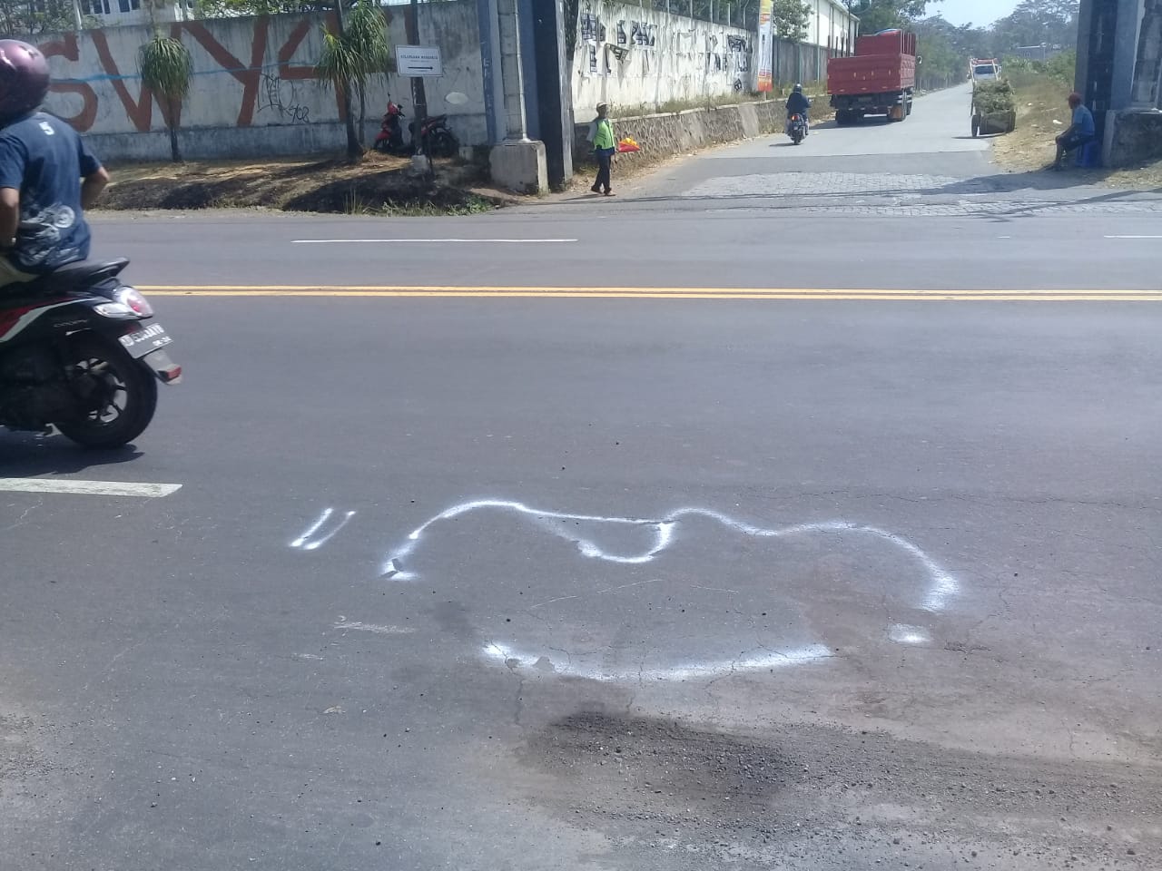 Tabrak truk kontainer di Simpang Pamor Salatiga, penggendara motor meninggal dunia 