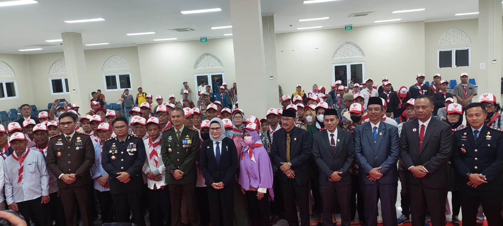 121 orang Eks NII cabut baiat dan berikrar setia NKRI 121 orang Eks NII cabut baiat dan berikrar setia NKRI