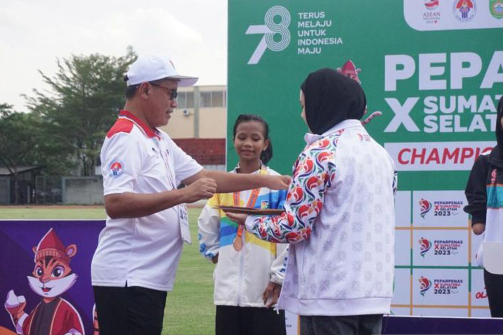 Menpora Dito senang melihat motivasi tinggi para atlet Peparpenas Menpora Dito senang melihat motivasi tinggi para atlet Peparpenas