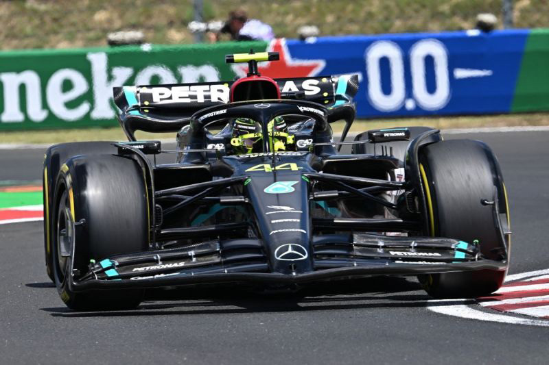 Hamilton masih optimistis Mercedes mampu tingkatkan performa Hamilton masih optimistis Mercedes mampu tingkatkan performa