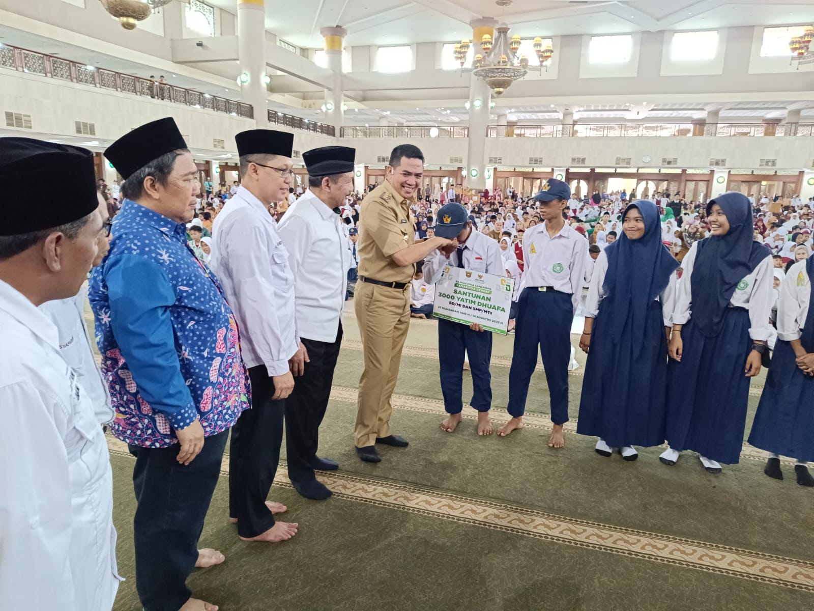 BAZNAS salurkan bantuan untuk 3.000 anak yatim dan dhuafa di Samarinda BAZNAS salurkan bantuan untuk 3.000 anak yatim dan dhuafa di Samarinda