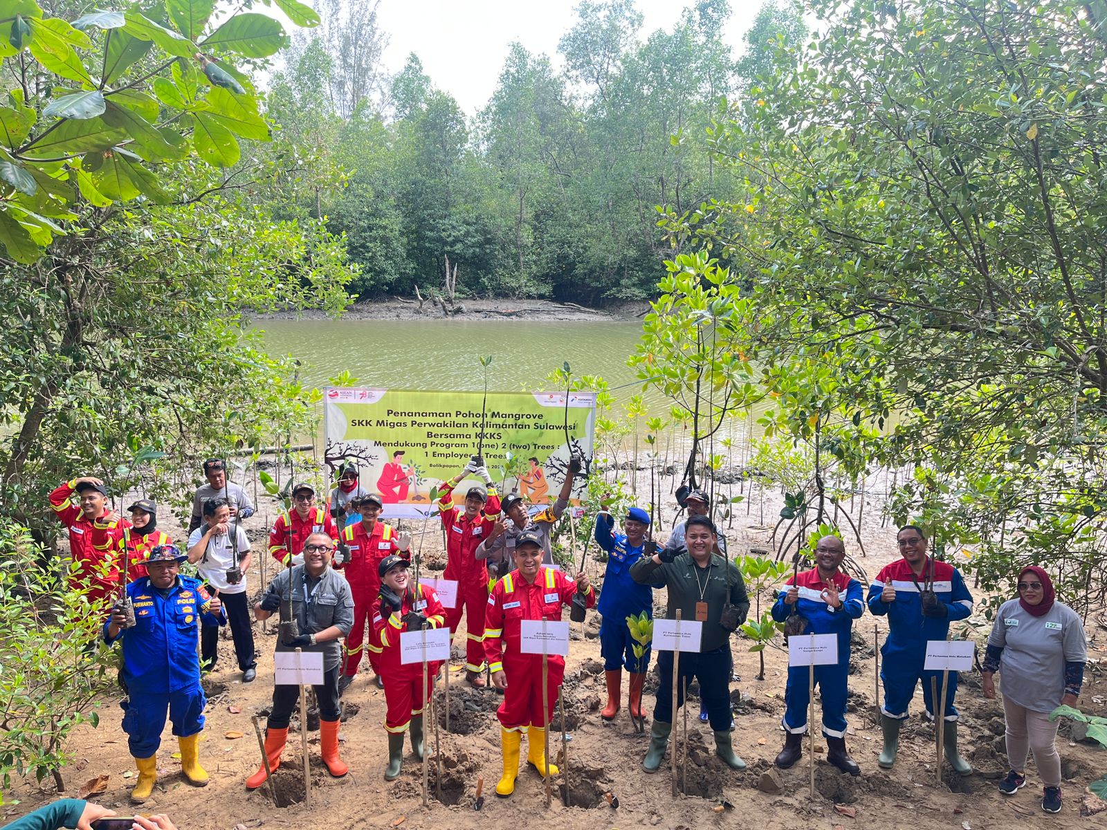 Tanam mangrove, Industri Hulu Migas wujudkan lingkungan berkelanjutan Tanam mangrove, Industri Hulu Migas wujudkan lingkungan berkelanjutan