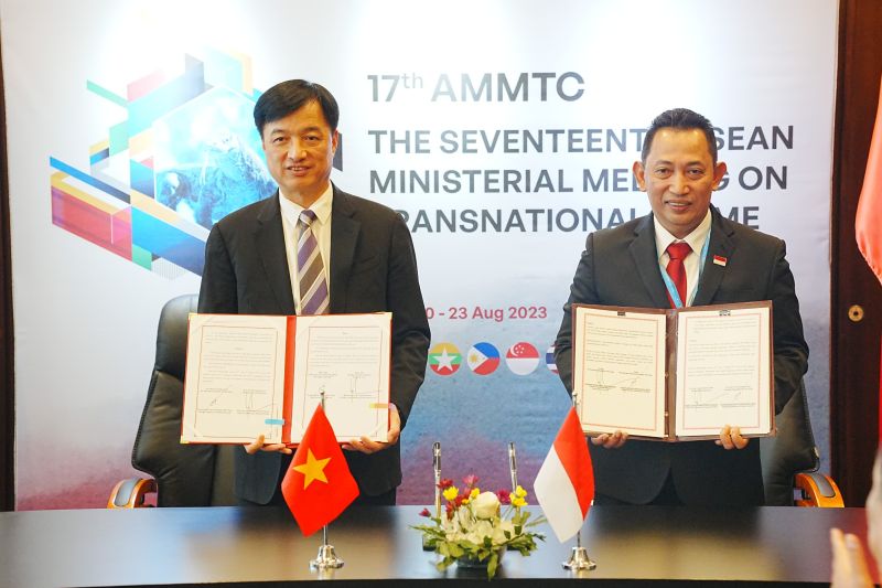 RI dan enam negara ASEAN tandatangani MoU di AMMTC ke-17 Labuan Bajo RI dan enam negara ASEAN tandatangani MoU di AMMTC ke-17 Labuan Bajo