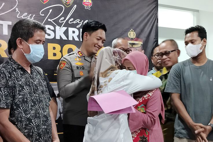 Hasil tes DNA nyatakan 99,99 persen dua bayi di Bogor tertukar Hasil tes DNA nyatakan 99,99 persen dua bayi di Bogor tertukar