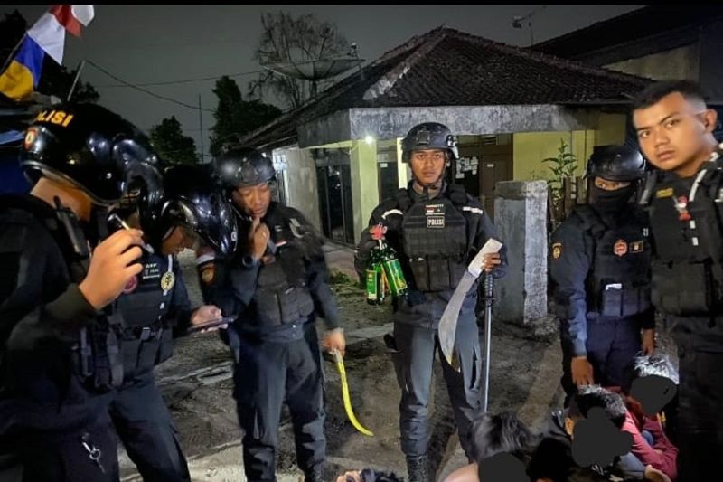 Polres Sukabumi Kota cegah tawuran remaja atas laporan warga Polres Sukabumi Kota cegah tawuran remaja atas laporan warga