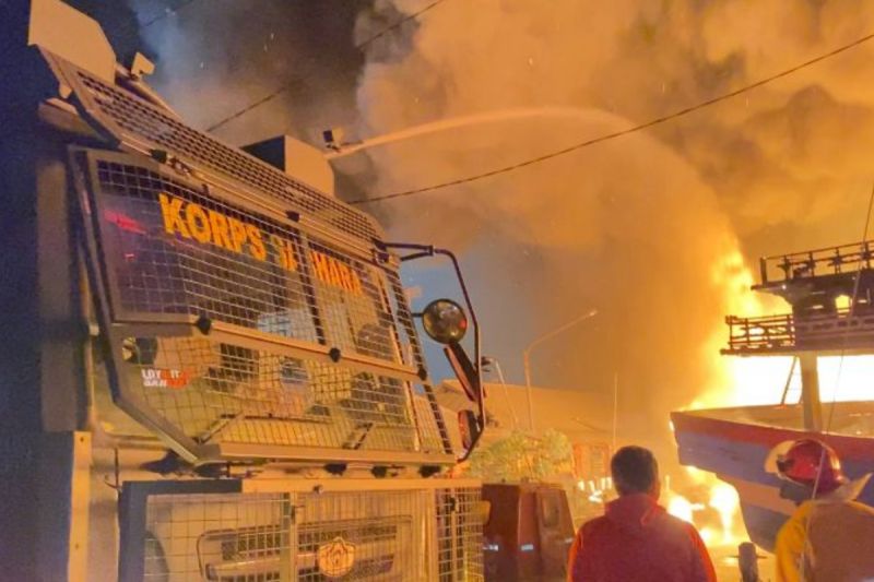 Polisi catat kapal terbakar di Pelabuhan Kota Tegal capai 52 unit Polisi catat kapal terbakar di Pelabuhan Kota Tegal capai 52 unit