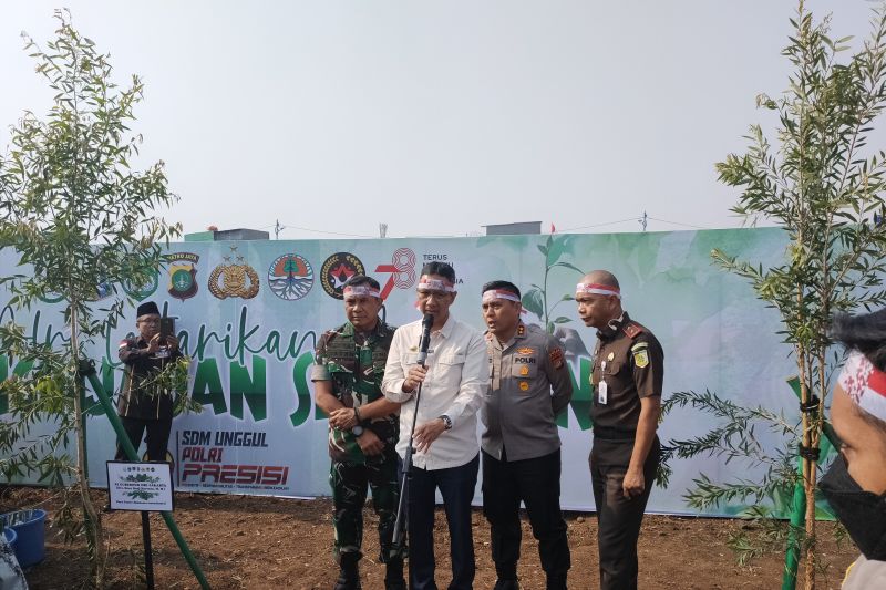 DKI tanami bantaran Kali Mookevart untuk perbaiki kualitas udara DKI tanami bantaran Kali Mookevart untuk perbaiki kualitas udara
