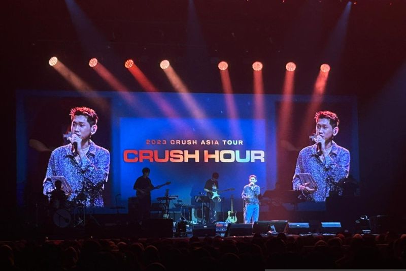 Crush tampil manis bawakan lagu Beautiful Crush tampil manis bawakan lagu Beautiful