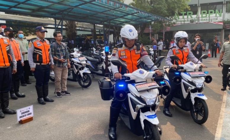 DKI serahkan ratusan kendaraan listrik ke petugas Dishub