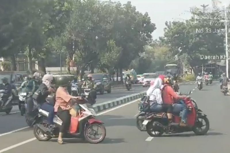 Polisi sosialisasikan penerapan tilang elektronik di Lenteng Agung