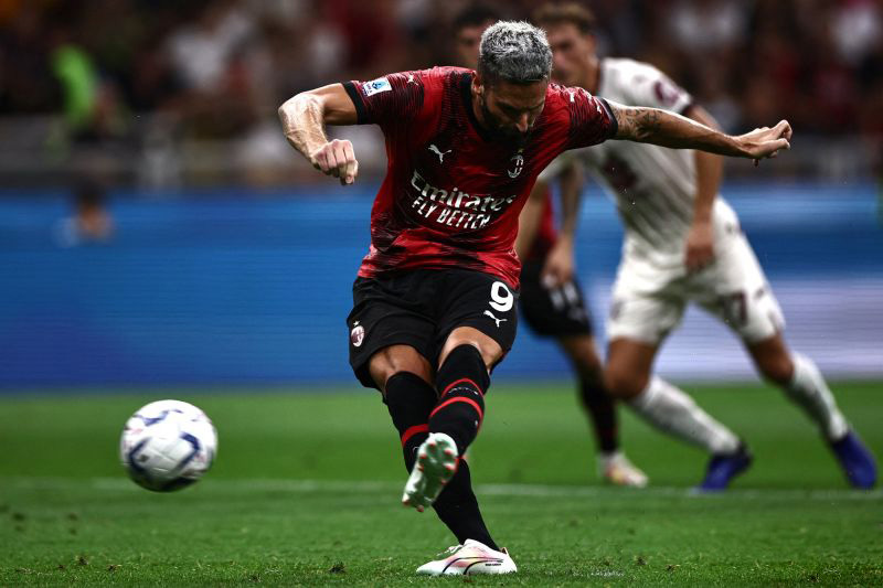 Dua penalti Giroud warnai kemenangan 4-1 AC Milan atas Torino Dua penalti Giroud warnai kemenangan 4-1 AC Milan atas Torino