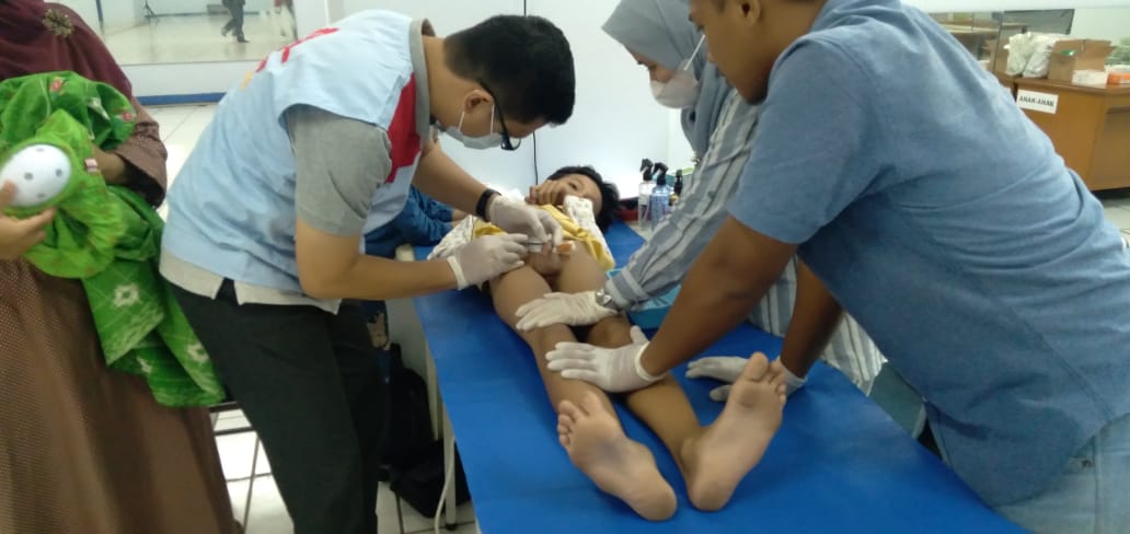 Sambut HUT ke-78 RI, puluhan anak di Bekasi ikuti khitanan massal Sambut HUT ke-78 RI, puluhan anak di Bekasi ikuti khitanan massal