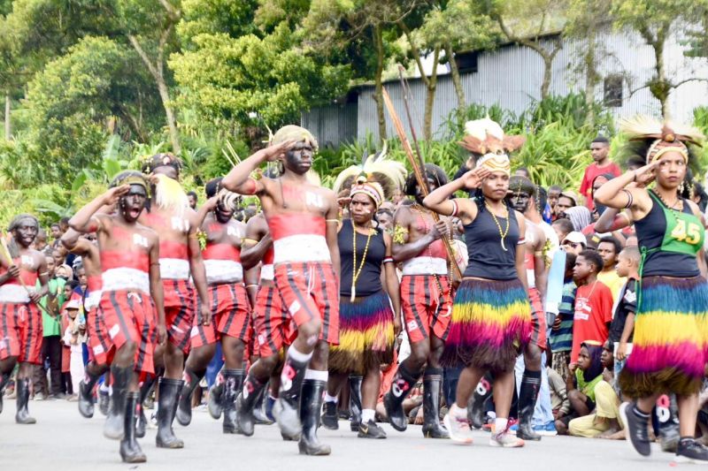 69 regu ramaikan jalan santai jelang HUT RI di Kabupaten Puncak Jaya