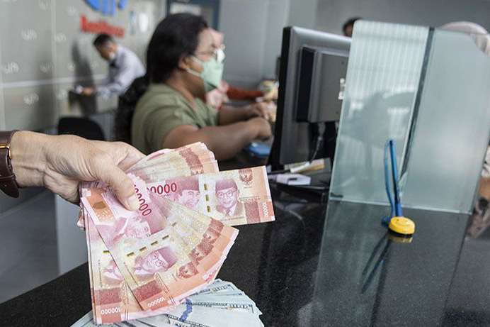 Rupiah Senin pagi melemah jadi Rp15.321 per dolar AS