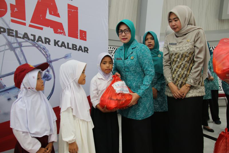 PKK Singkawang bantu penyandang disabilitas dan anak yatim