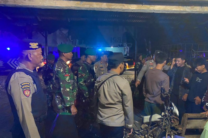 TNI-Polri pastikan massa luar daerah tak masuk Ke Pesisir Barat TNI-Polri pastikan massa luar daerah tak masuk Ke Pesisir Barat