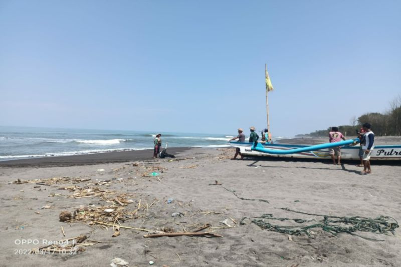 DKP Kulon Progo fasilitasi nelayan dapatkan sertifikat kelaikan kapal DKP Kulon Progo fasilitasi nelayan dapatkan sertifikat kelaikan kapal