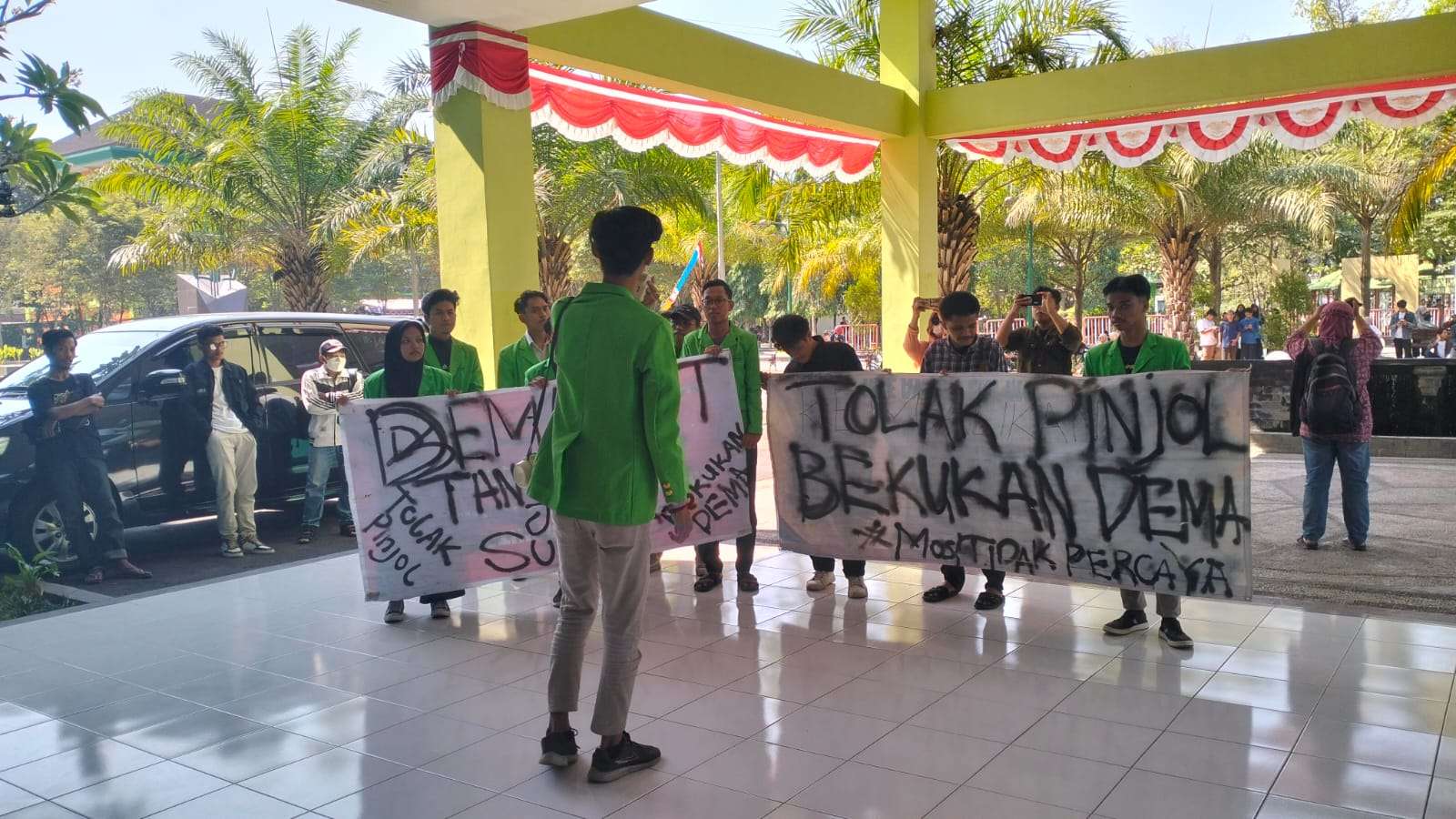Ospek PBAK UIN RM Said Surakarta diambil alih universitas dari Dema Ospek PBAK UIN RM Said Surakarta diambil alih universitas dari Dema