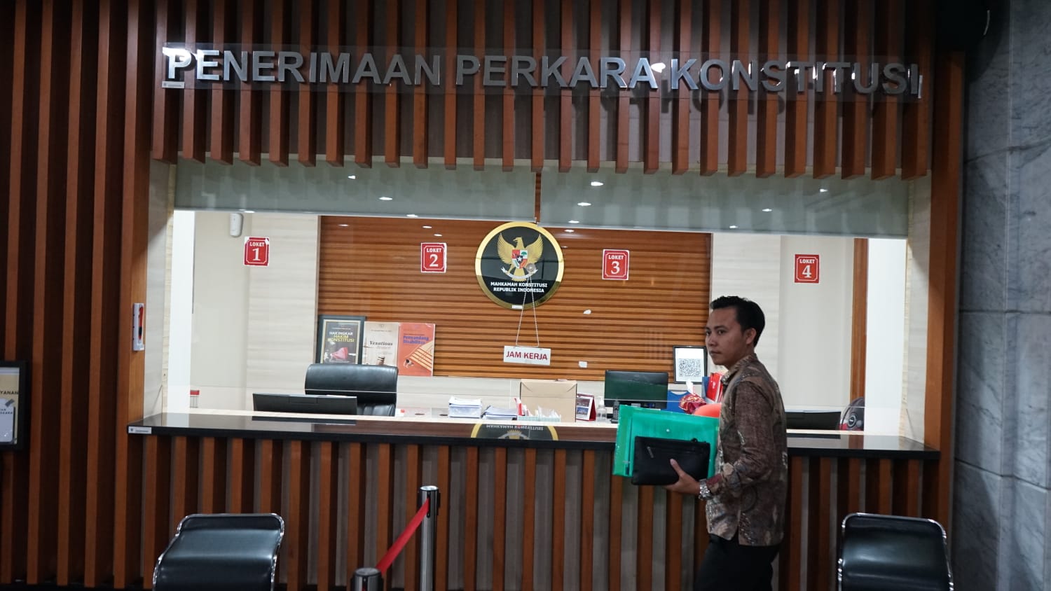 Datangi MK, lawyer Sunan tentang usulan PSI soal usia capre/cawapres 35 tahun Datangi MK, lawyer Sunan tentang usulan PSI soal usia capre/cawapres 35 tahun