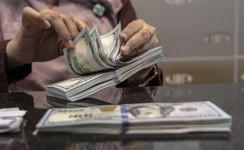 Rupiah melemah karena pelemahan data perdagangan China