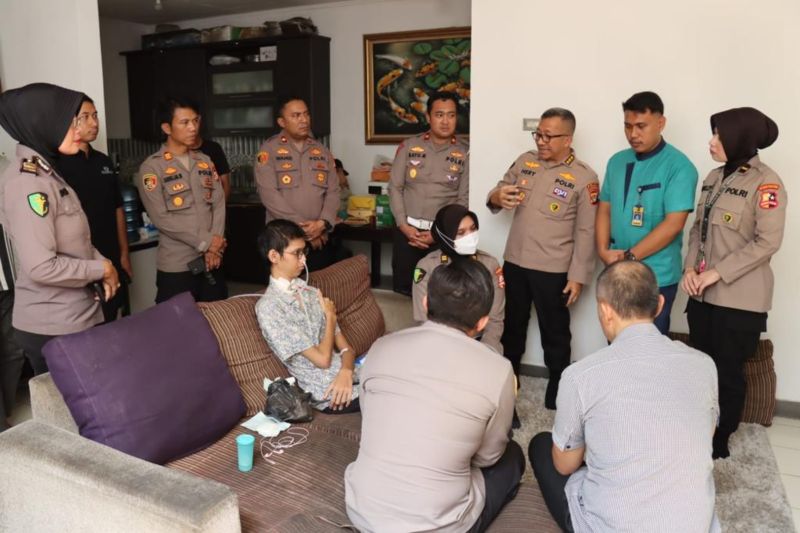 Tim dokter RS Polri fokus naikkan berat badan Sultan Tim dokter RS Polri fokus naikkan berat badan Sultan