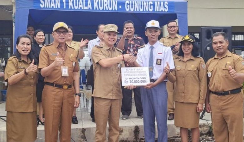 Siswa SMA Gunung Mas ikuti olimpiade matematika internasional Siswa SMA Gunung Mas ikuti olimpiade matematika internasional