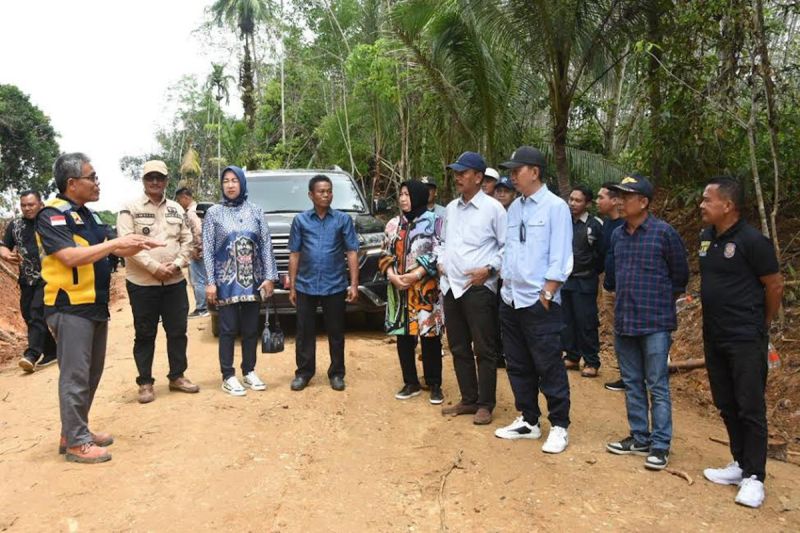 Pembangunan jalan antarkecamatan di Barito Utara rampung akhir 2023