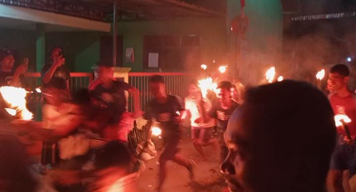 Rayakan HUT RI, warga Desa Cangkring, Tegal gelar lomba lari obor Rayakan HUT RI, warga Desa Cangkring, Tegal gelar lomba lari obor