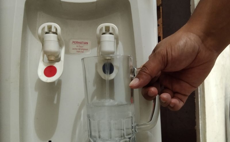 Ahli gizi ungkap konsumsi air dingin tak masalah saat cuaca panas