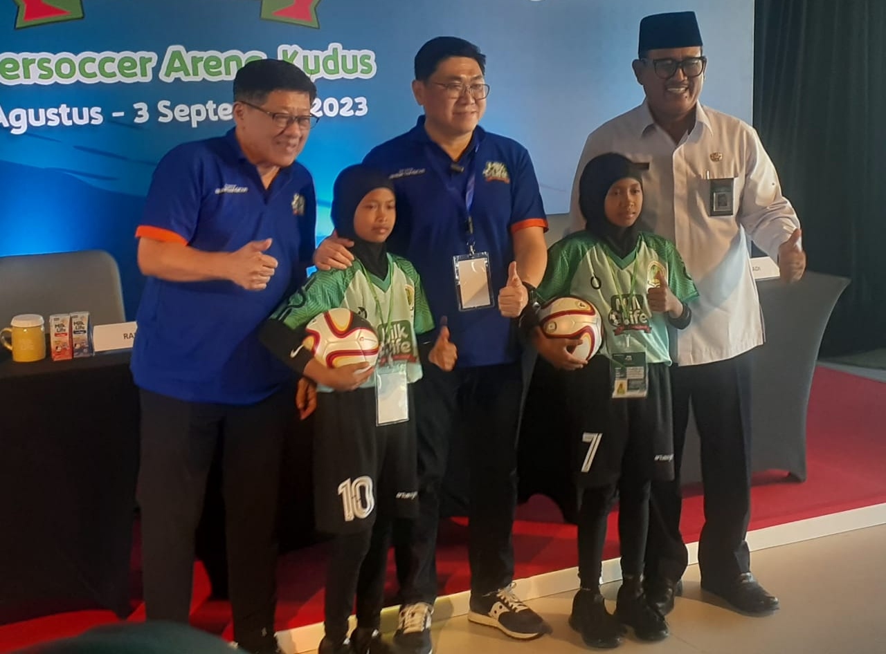 2.100 siswi MI dan SD ikuti MilkLife Soccer Challenge 2023 Batch 2