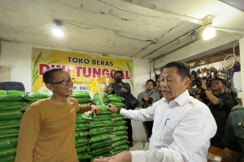 Bulog intervensi harga dengan pastikan ketersediaan beras murah