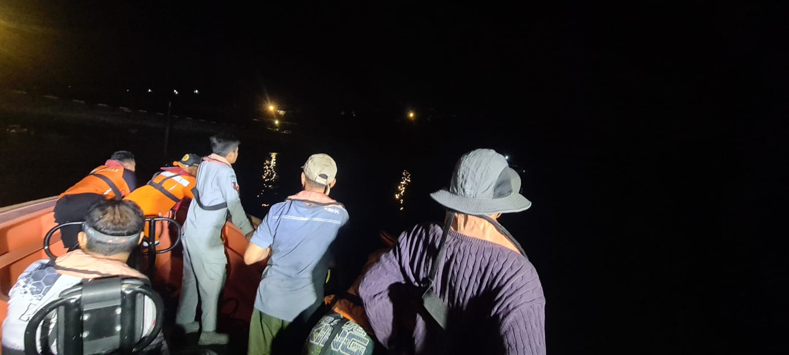 Stasiun Bakamla Kupang selamatkan korban kecelakaan kapal ikan alami kebocoran Stasiun Bakamla Kupang selamatkan korban kecelakaan kapal ikan alami kebocoran