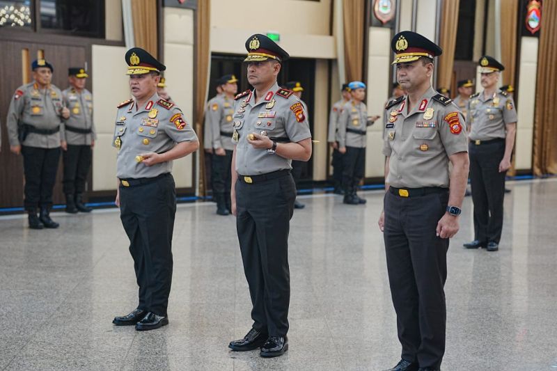 Kapolri pimpin upacara kenaikan pangkat pati termasuk Fadil Imran Kapolri pimpin upacara kenaikan pangkat pati termasuk Fadil Imran