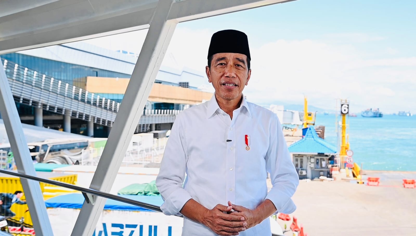 Presiden Joko Widodo sampaikan ucapan Idulfitri 1444 Hijriah Presiden Joko Widodo sampaikan ucapan Idulfitri 1444 Hijriah
