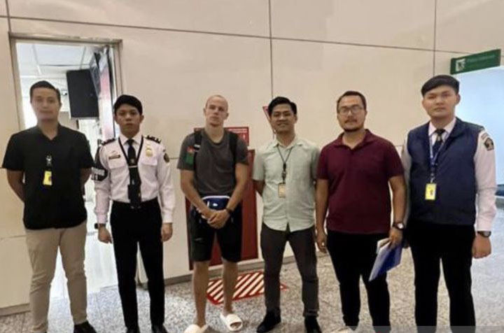 Imigrasi deportasi WNA Rusia yang berfoto tak senonoh di Gunung Agung