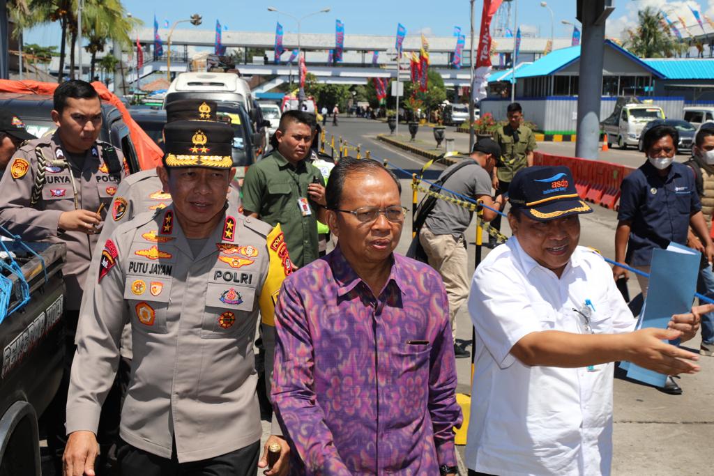 Kapolda Bali cek arus mudik di Pelabuhan ASDP Gilimanuk Kapolda Bali cek arus mudik di Pelabuhan ASDP Gilimanuk