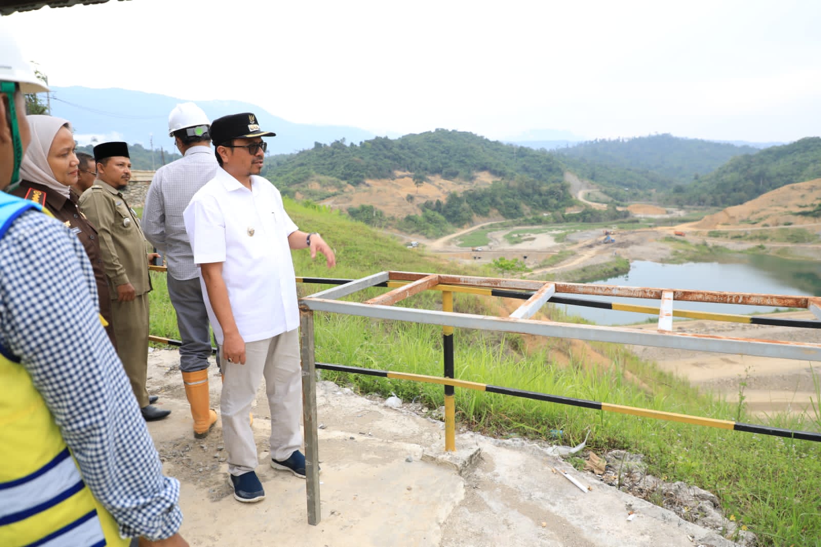 Pj Bupati Aceh Utara dan Forkopimda tinjau pembangunan Waduk Keureutoe Pj Bupati Aceh Utara dan Forkopimda tinjau pembangunan Waduk Keureutoe