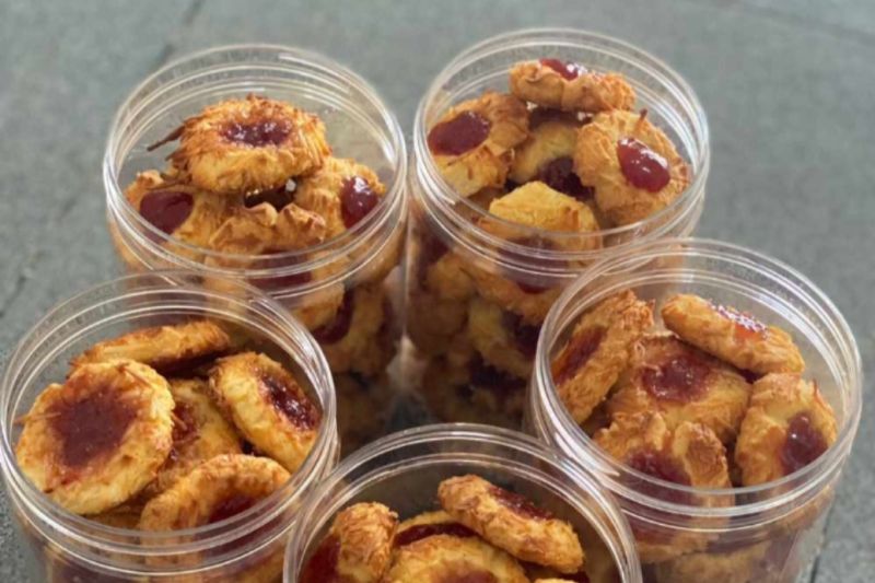 Pengusaha kue kering di Ambon kebanjiran pesanan jelang Lebaran Pengusaha kue kering di Ambon kebanjiran pesanan jelang Lebaran