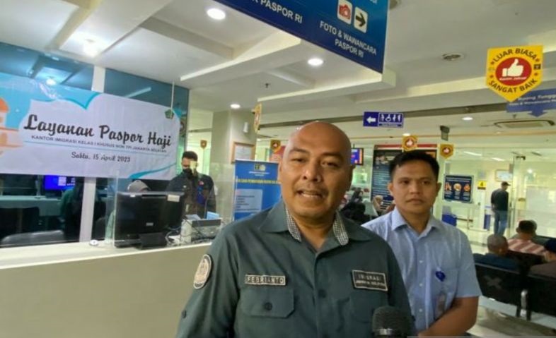 Imigrasi Jaksel prioritaskan lansia dalam pelayanan paspor jamaah haji Imigrasi Jaksel prioritaskan lansia dalam pelayanan paspor jamaah haji