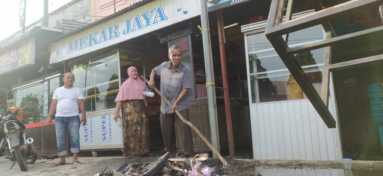 Tutup karena lebaran, rumah makan di Aceh Utara terbakar