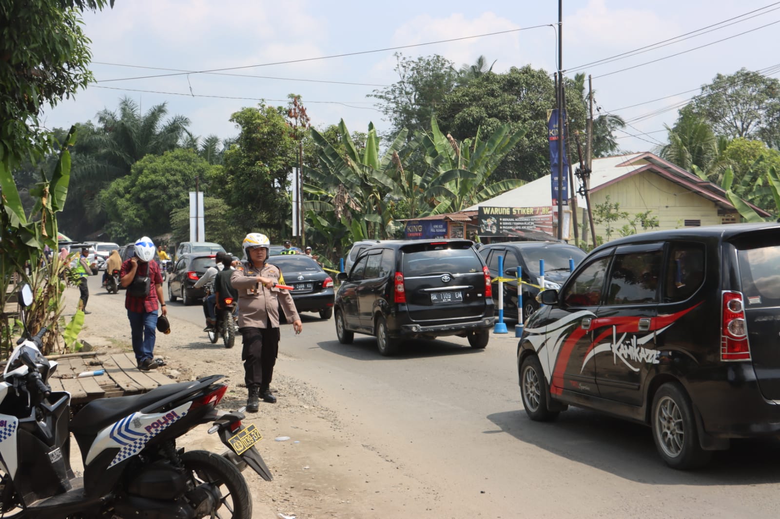 Libur lebaran, Kapolres Langkat atur lalu lintas di Jalinsum Libur lebaran, Kapolres Langkat atur lalu lintas di Jalinsum