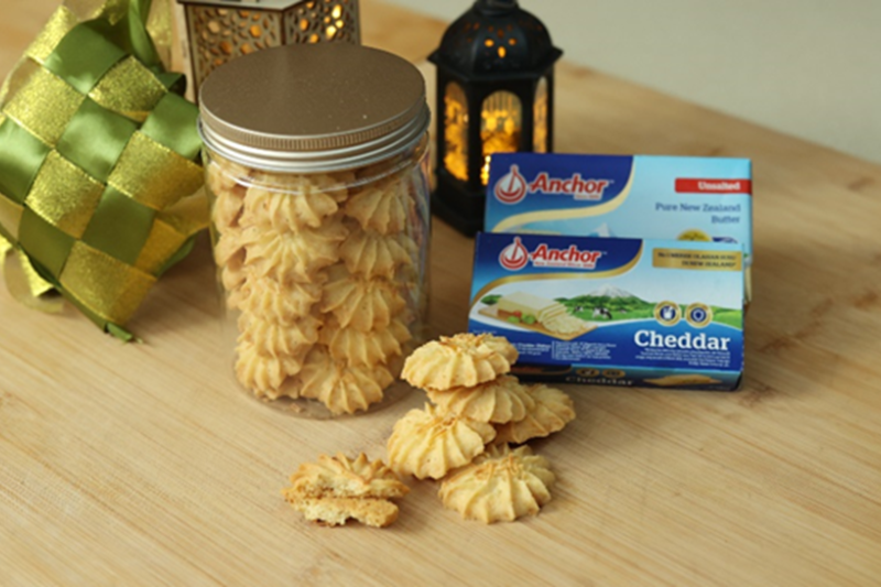 Resep kue semprit keju Lebaran a la Chef Devina Hermawan Resep kue semprit keju Lebaran a la Chef Devina Hermawan