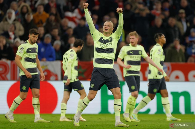 Manchester City pangkas jarak dengan Arsenal usai menang 4-1 Manchester City pangkas jarak dengan Arsenal usai menang 4-1