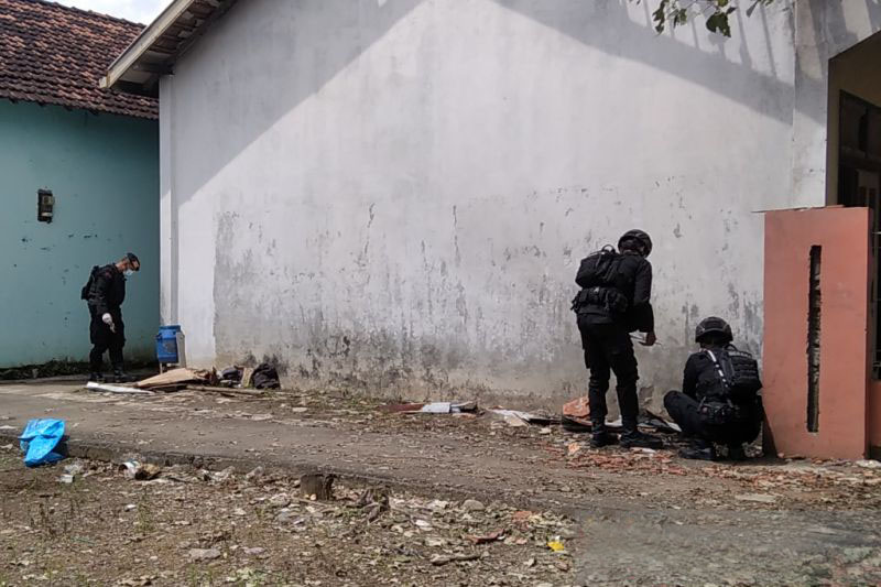 Bubuk bahan petasan di Jepara meledak akibatkan dua anak terluka