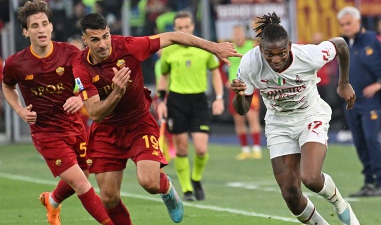 AC Milan vs AS Roma berakhir imbang lewat dua gol di masa injury time