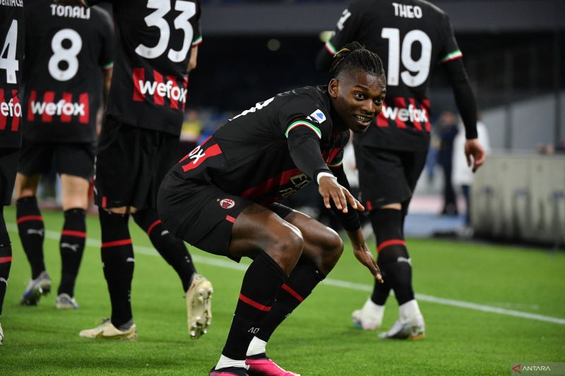 AC Milan permalukan Napoli 4-0 di kandang sendiri AC Milan permalukan Napoli 4-0 di kandang sendiri