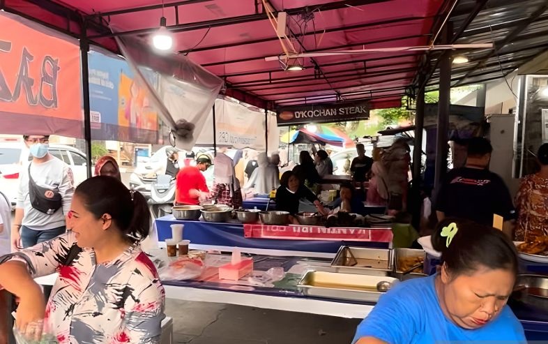 Pakar budaya Betawi jelaskan perkembangan Pasar Takjil Benjil Pakar budaya Betawi jelaskan perkembangan Pasar Takjil Benjil