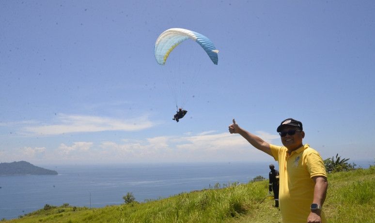 Bupati Gorontalo Utara promosikan objek wisata Bukit Dunu Paralayang Bupati Gorontalo Utara promosikan objek wisata Bukit Dunu Paralayang